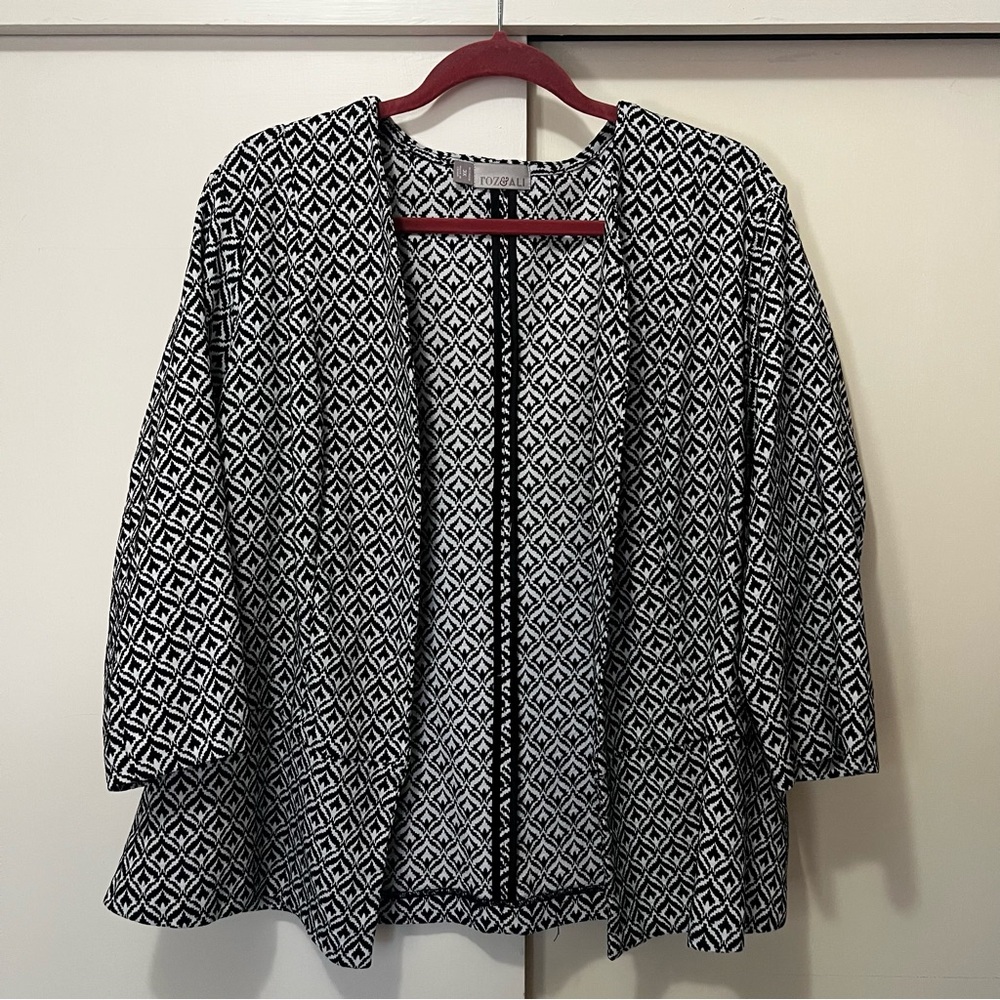 Roz & Ali Black and White Geometric Patterned Women’s Jacket - size 3x